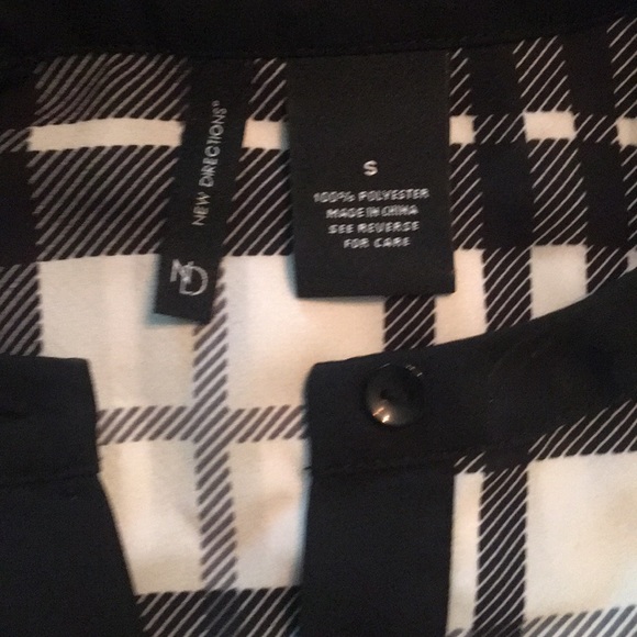 Black and white button down blouse - Picture 2 of 2